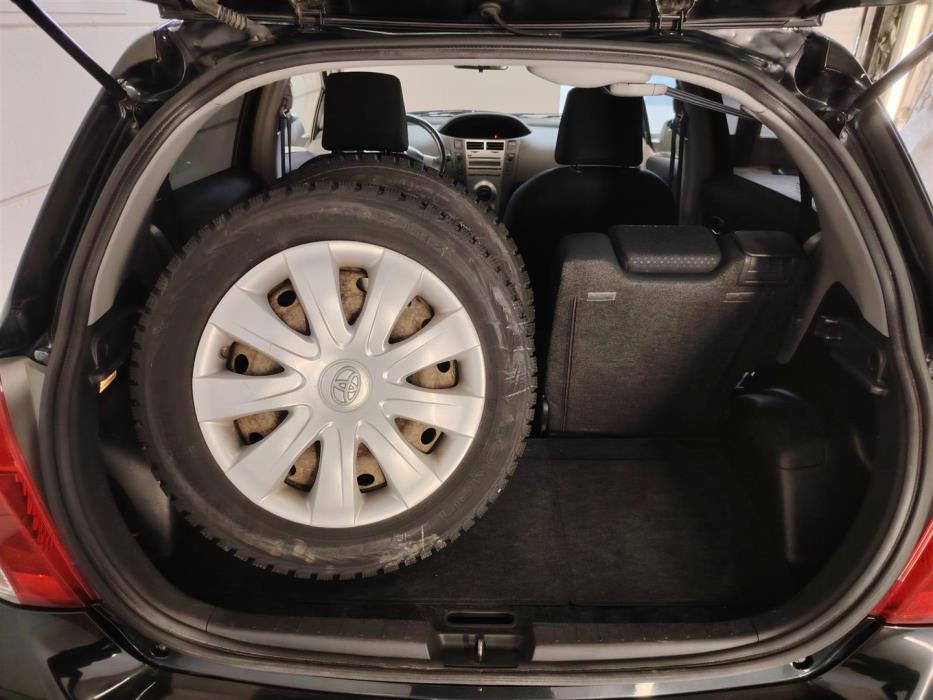 TOYOTA YARIS 2010