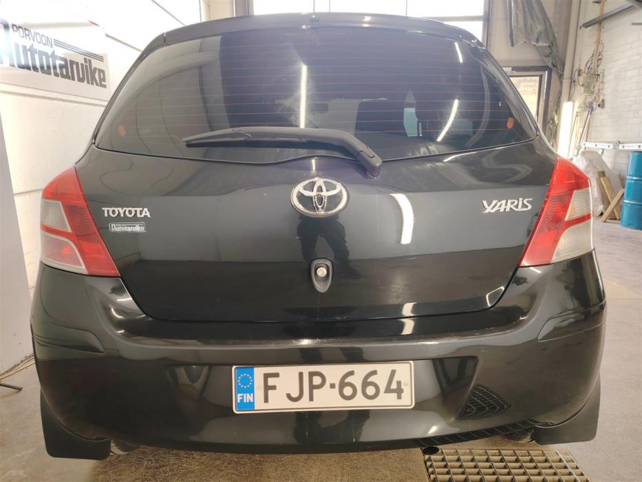 TOYOTA YARIS 2010