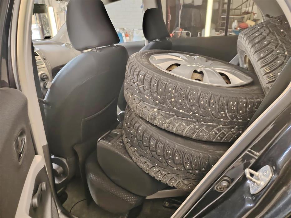 TOYOTA YARIS 2010