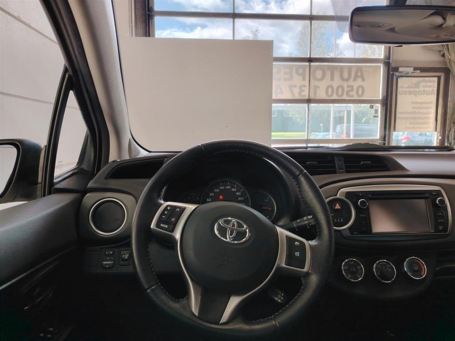 TOYOTA YARIS 2013