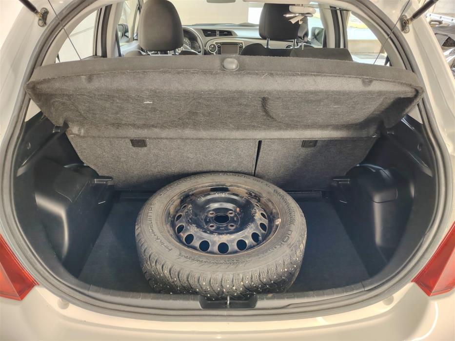 TOYOTA YARIS 2013