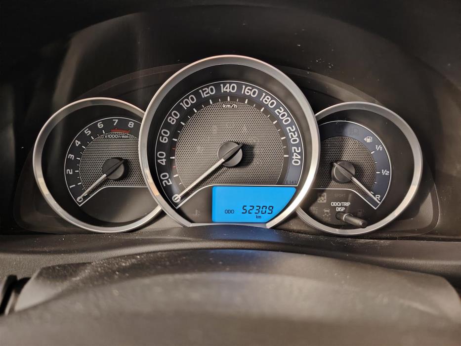 TOYOTA AURIS 2015