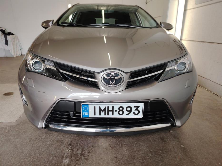 TOYOTA AURIS 2015