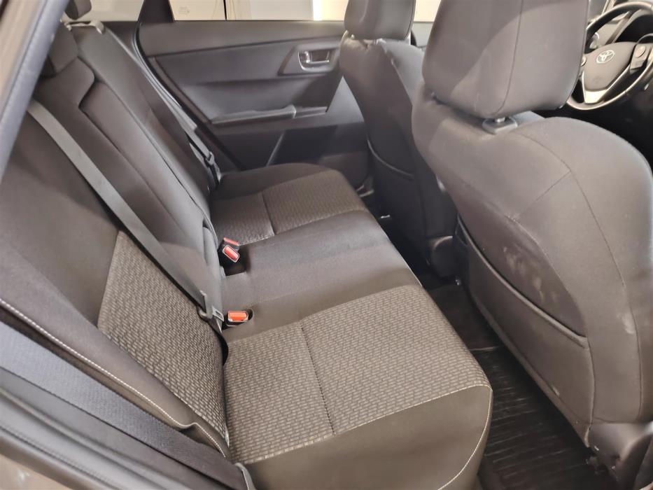 TOYOTA AURIS 2015