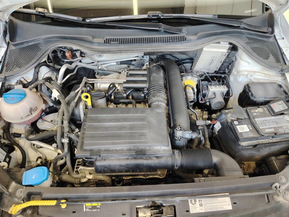 VOLKSWAGEN POLO 2016