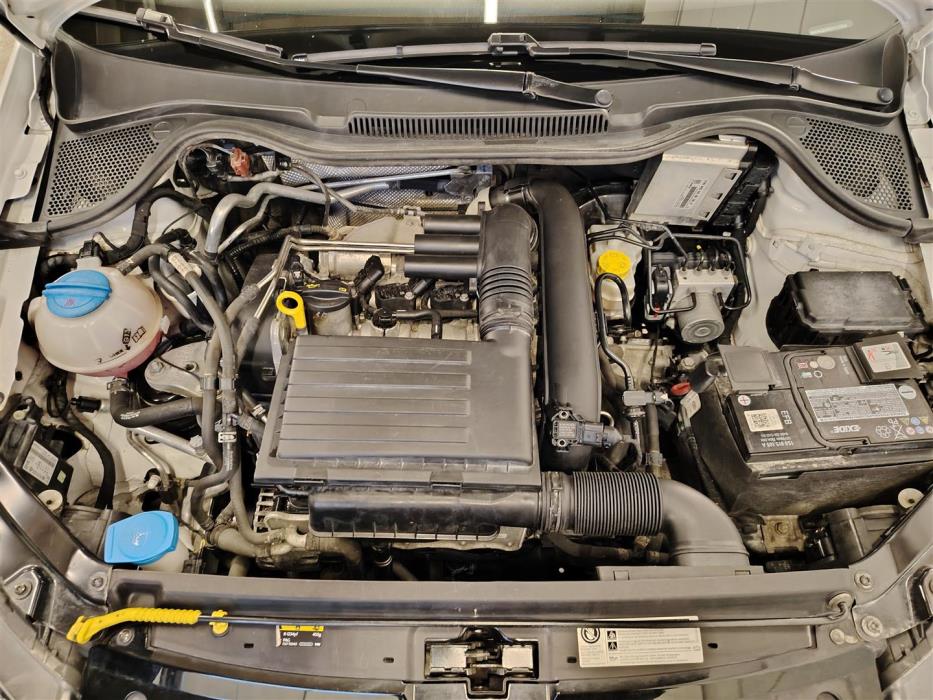 VOLKSWAGEN POLO 2016