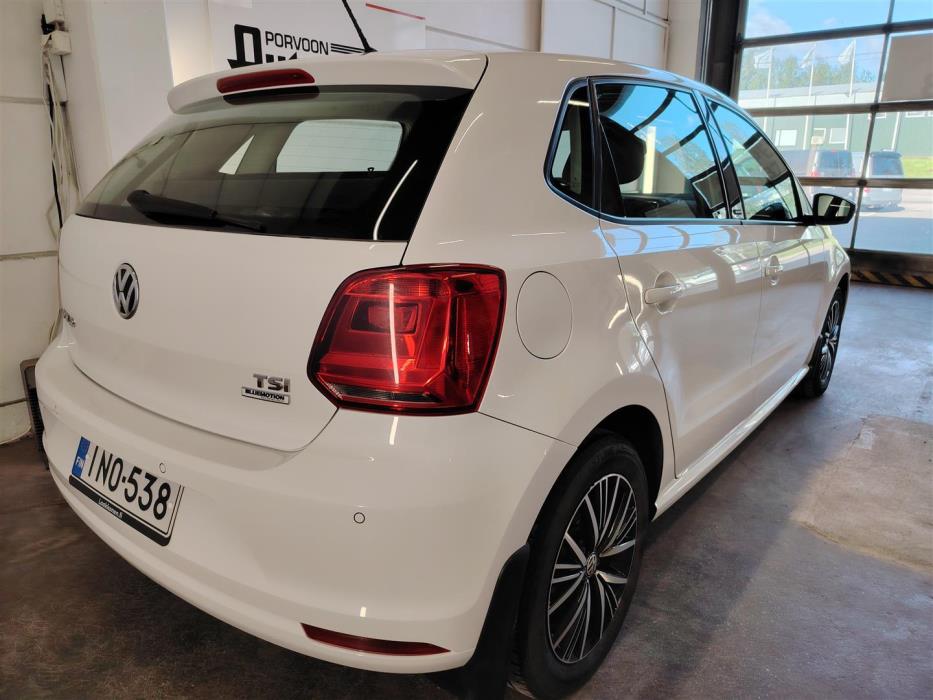 VOLKSWAGEN POLO 2016