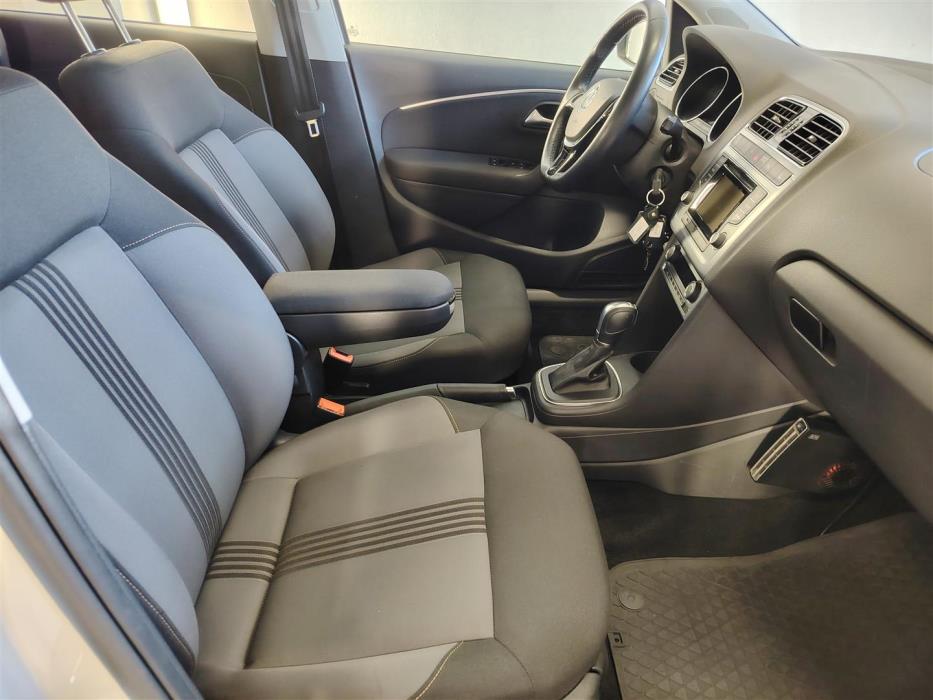 VOLKSWAGEN POLO 2016