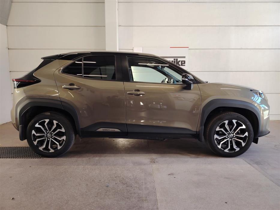 TOYOTA Yaris Cross 2022
