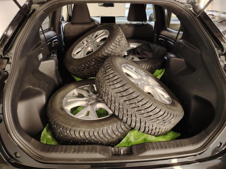 TOYOTA Yaris Cross 2024