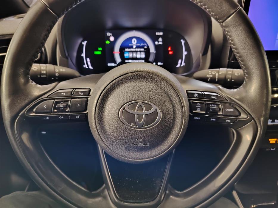 TOYOTA Yaris Cross 2024