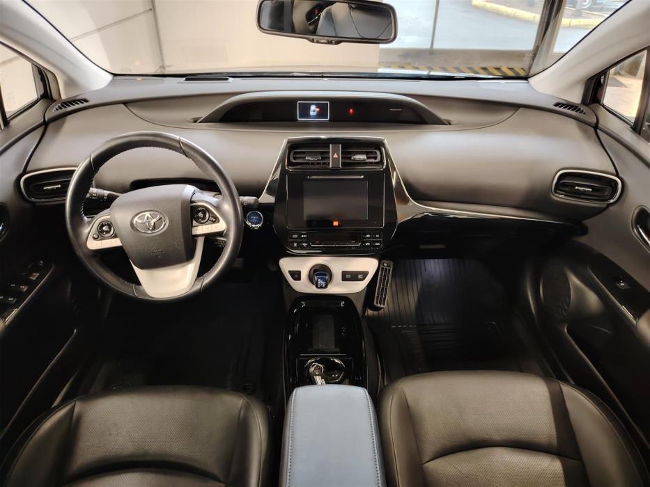 TOYOTA PRIUS 2018