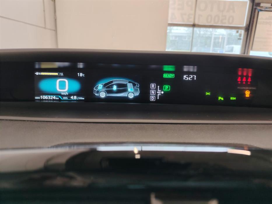 TOYOTA PRIUS 2018