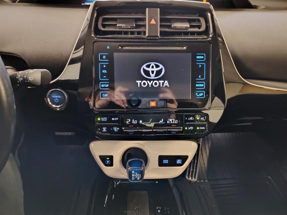 TOYOTA PRIUS 2018