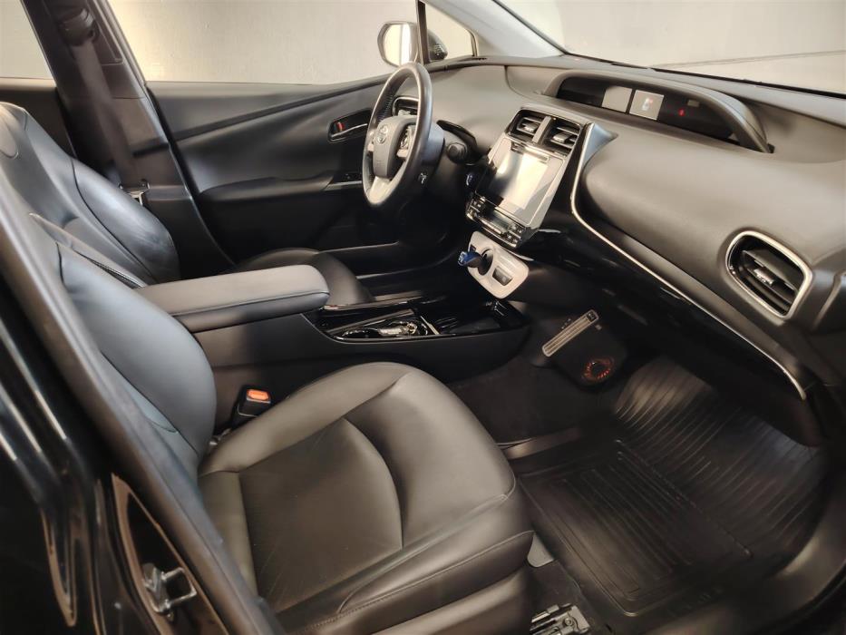 TOYOTA PRIUS 2018