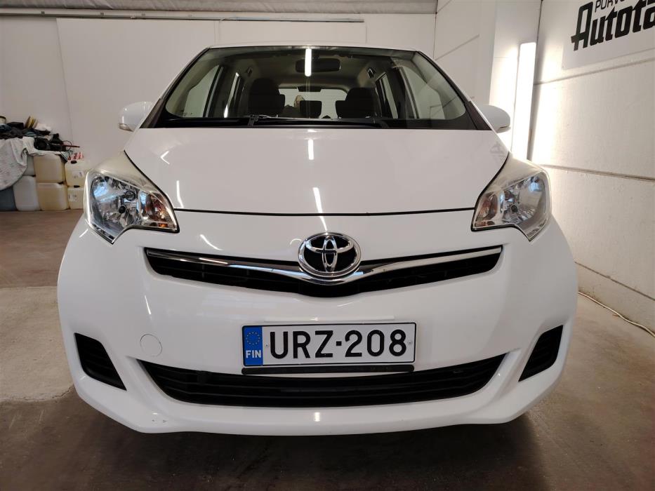 TOYOTA VERSO-S 2012