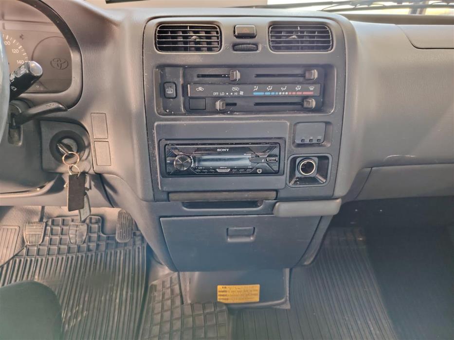 TOYOTA HIACE 2001