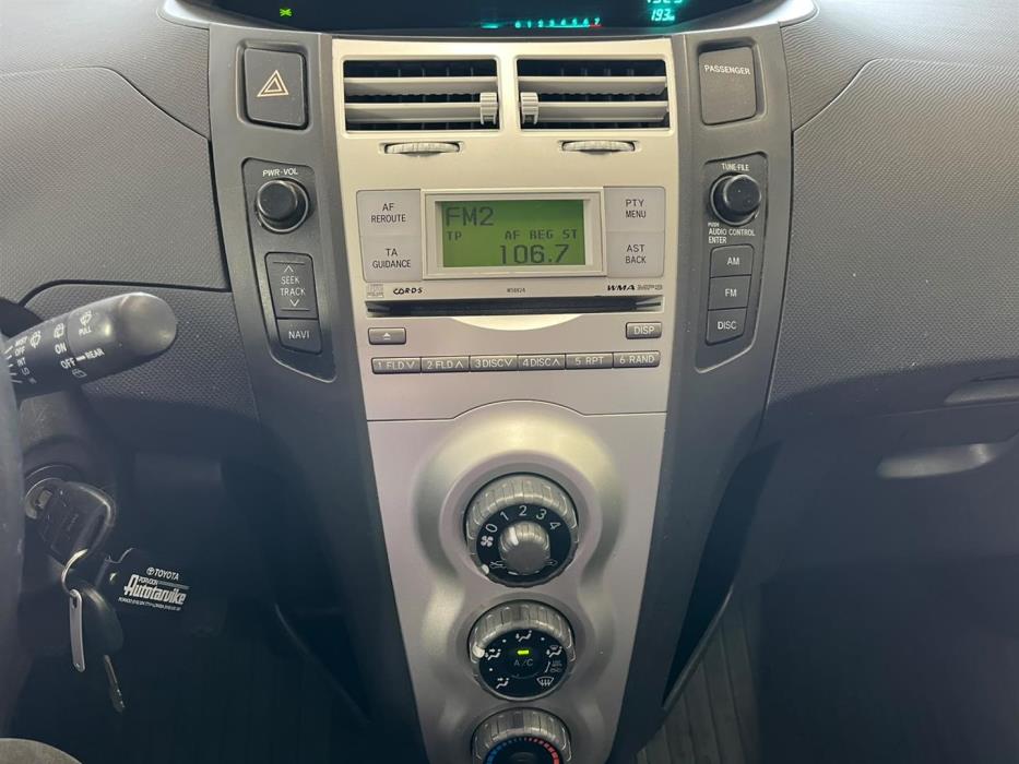TOYOTA YARIS 2008