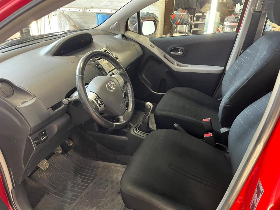 TOYOTA YARIS 2008