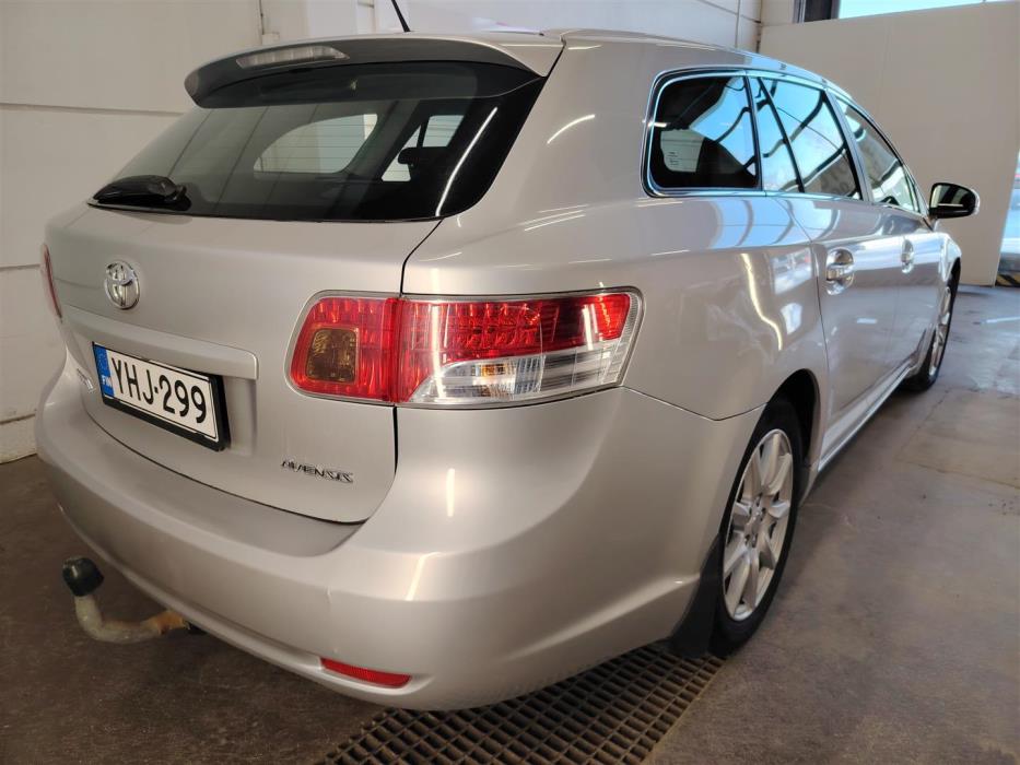 TOYOTA AVENSIS 2009