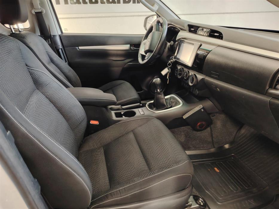 TOYOTA HILUX 2016