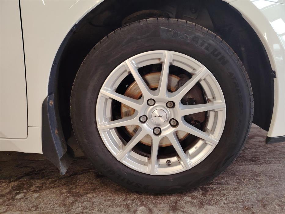 TOYOTA Avensis 2013