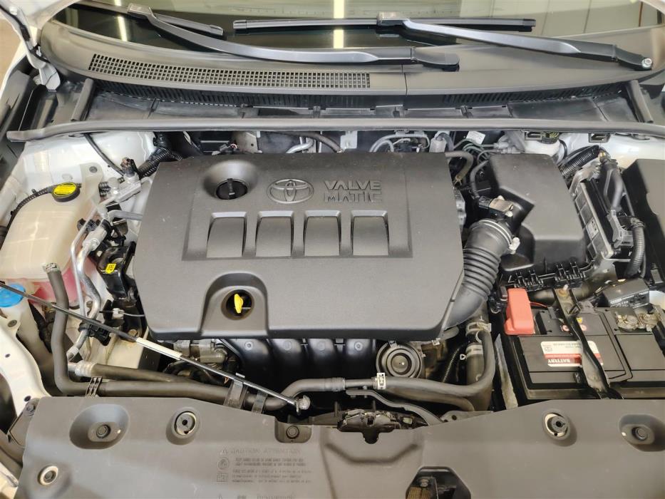 TOYOTA Avensis 2013