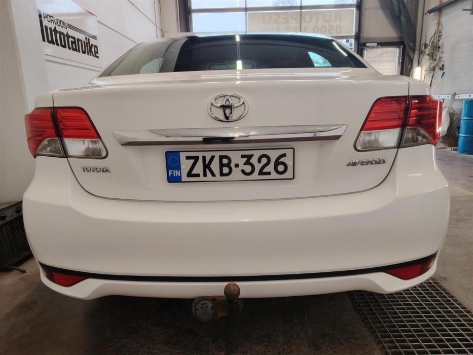 TOYOTA Avensis 2013