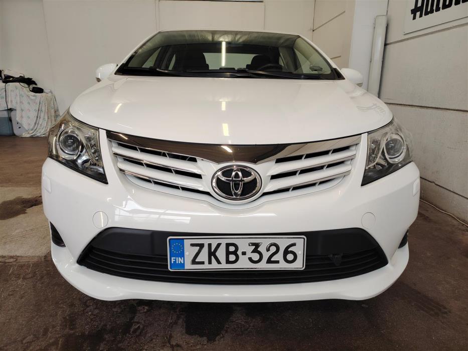 TOYOTA Avensis 2013