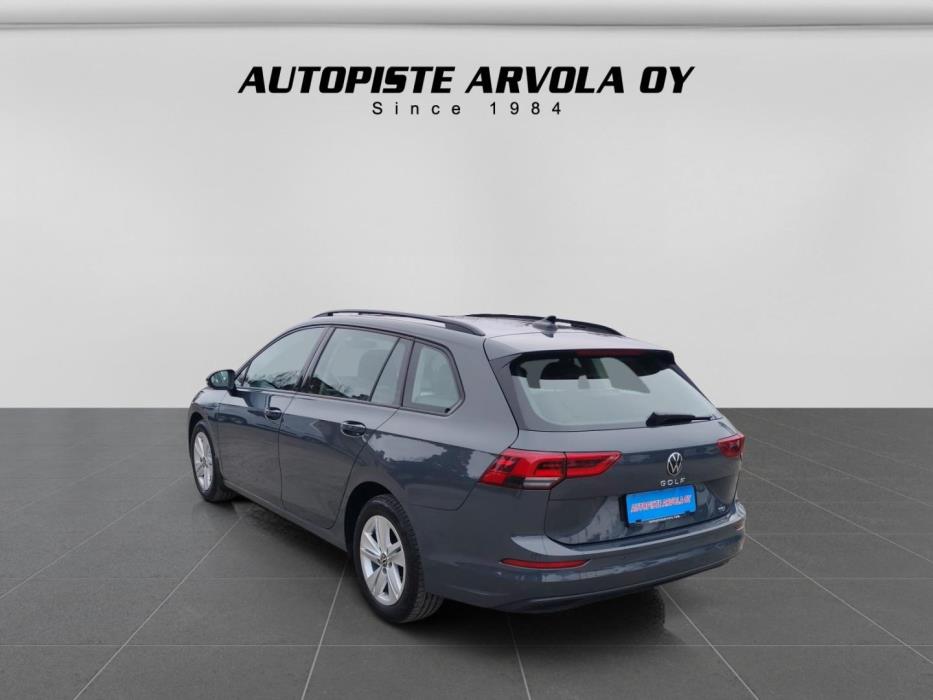 VOLKSWAGEN Golf 2023
