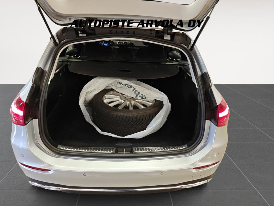 MERCEDES-BENZ C 2023