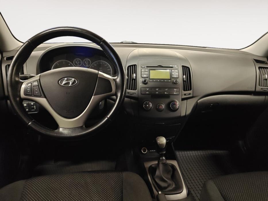HYUNDAI i30 2010
