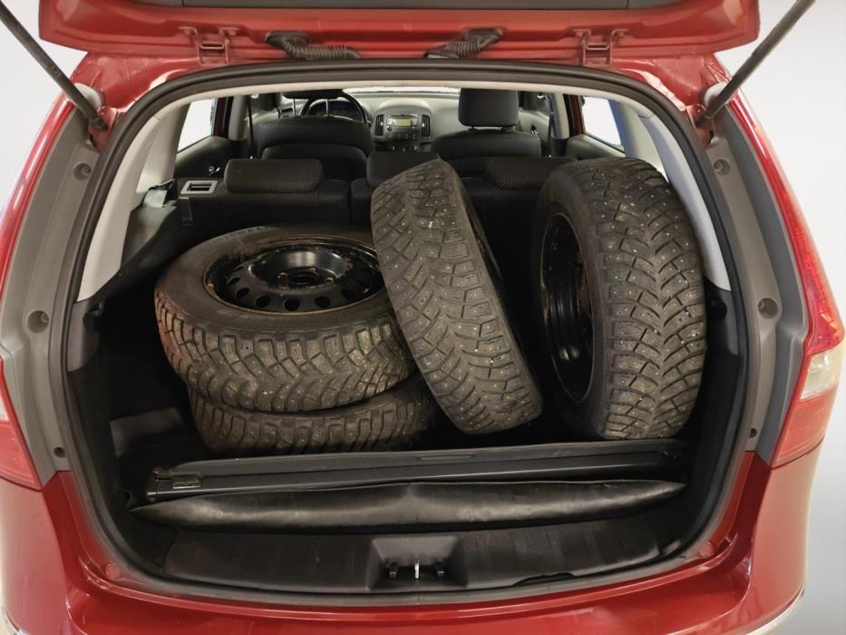 HYUNDAI i30 2010