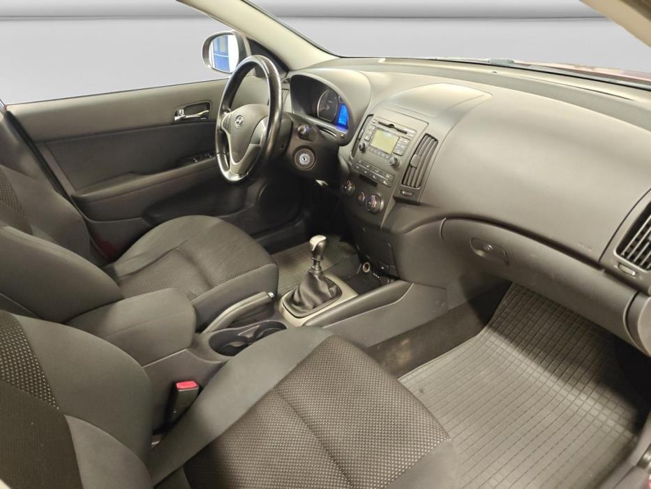 HYUNDAI i30 2010