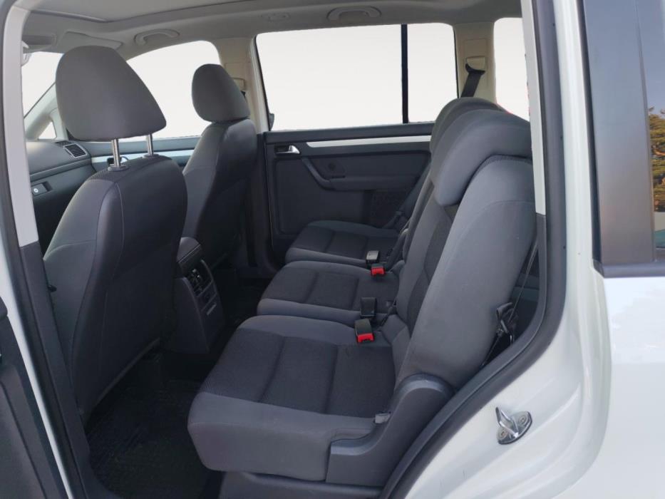 VOLKSWAGEN Touran 2014