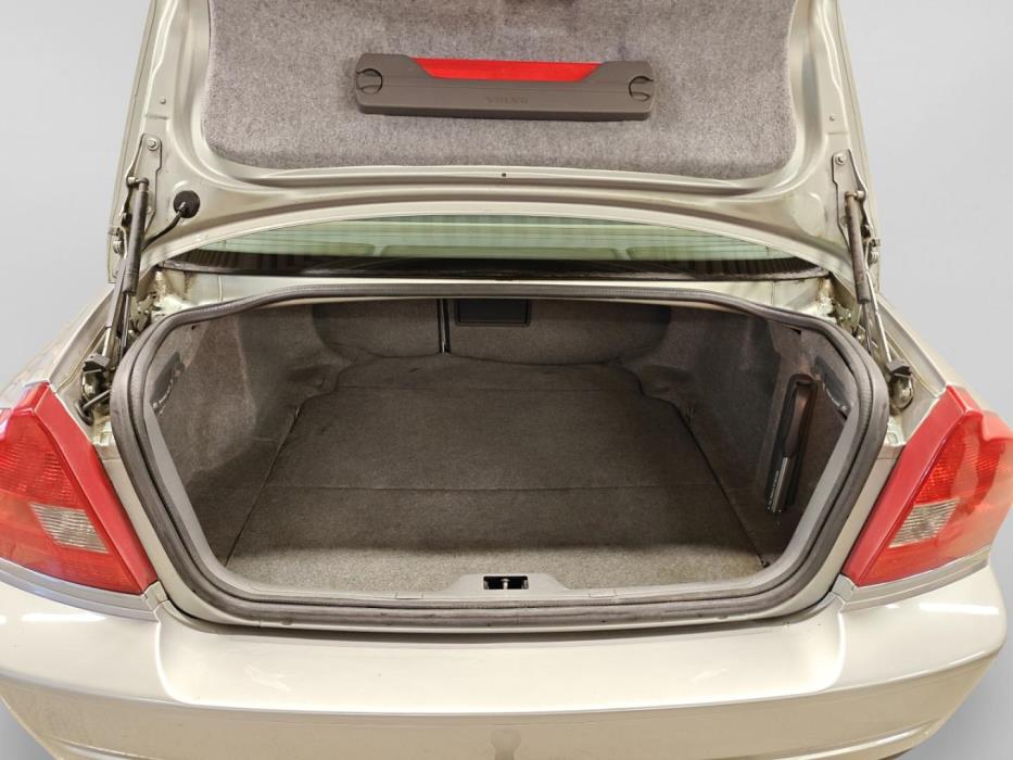 VOLVO S80 2004