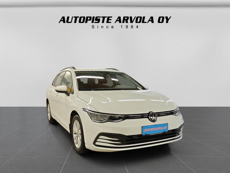 VOLKSWAGEN Golf 2023