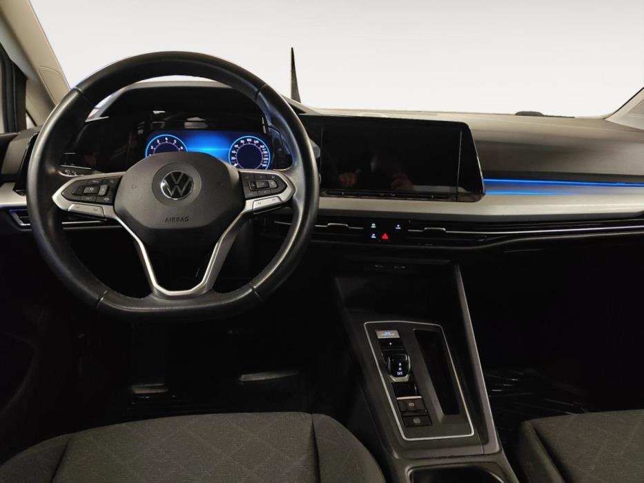 VOLKSWAGEN Golf 2023