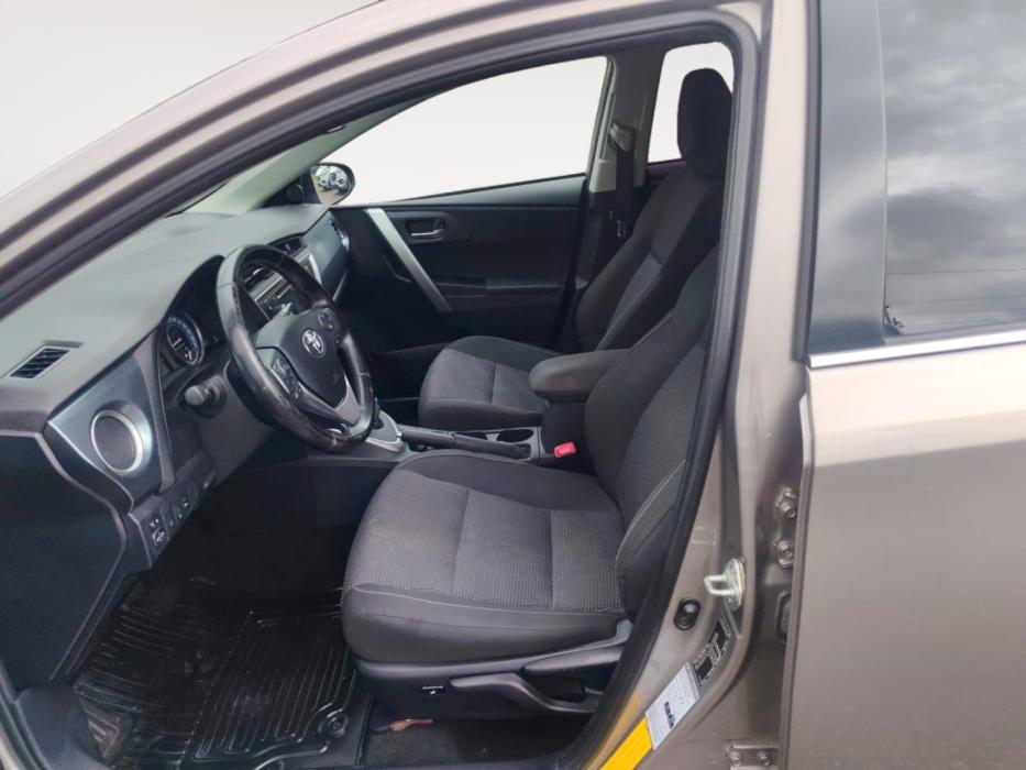 TOYOTA Auris 2013