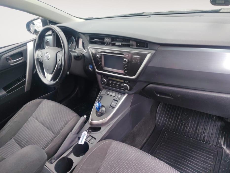 TOYOTA Auris 2013