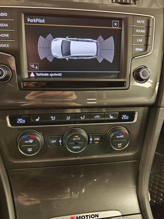 VOLKSWAGEN Golf 2016