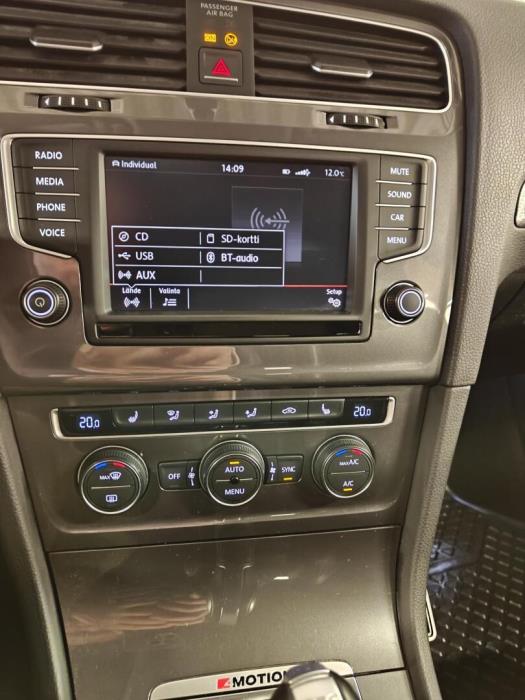 VOLKSWAGEN Golf 2016