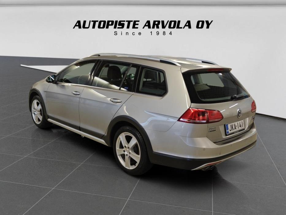 VOLKSWAGEN Golf 2016