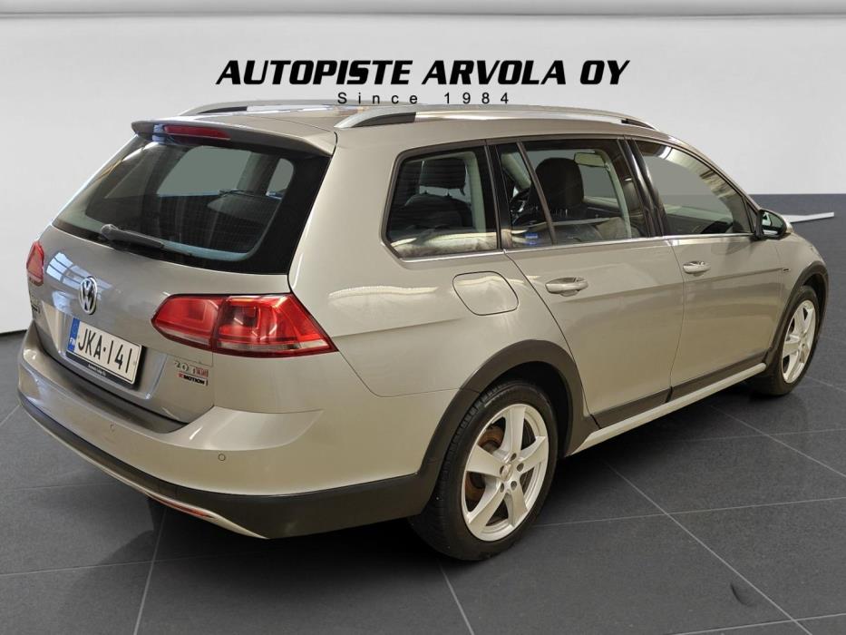 VOLKSWAGEN Golf 2016