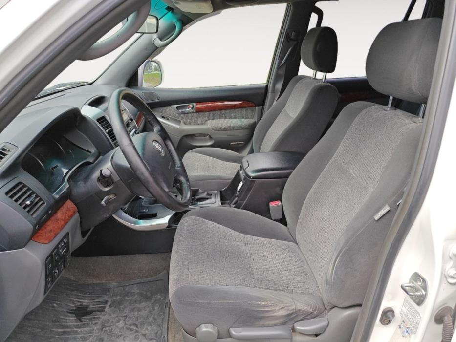 TOYOTA Land Cruiser 2004