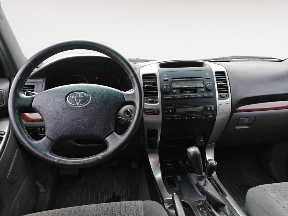 TOYOTA Land Cruiser 2004