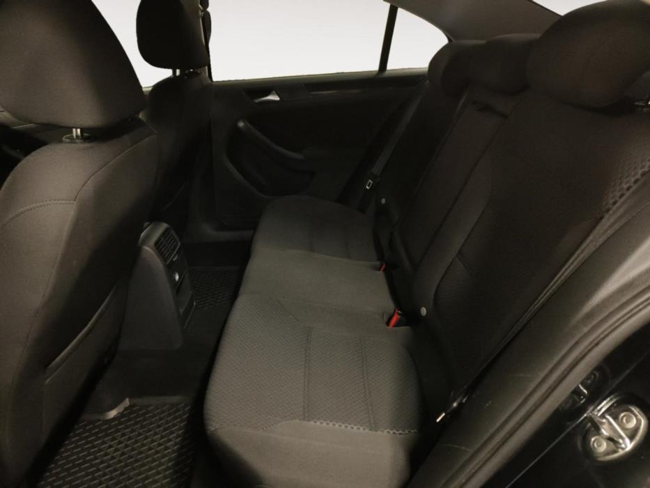 VOLKSWAGEN Jetta 2011