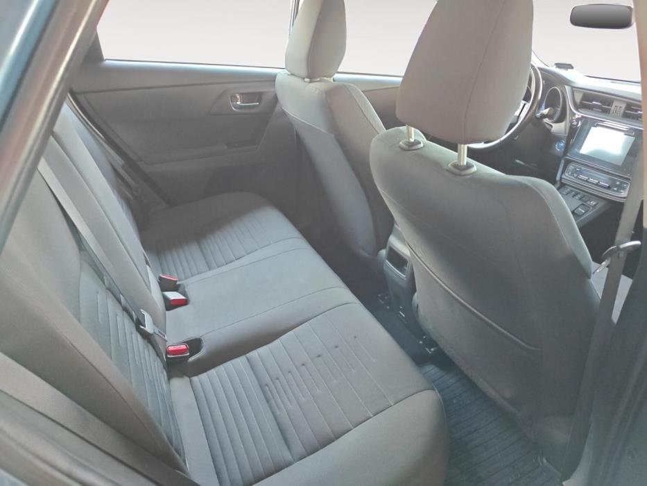 TOYOTA Auris 2016
