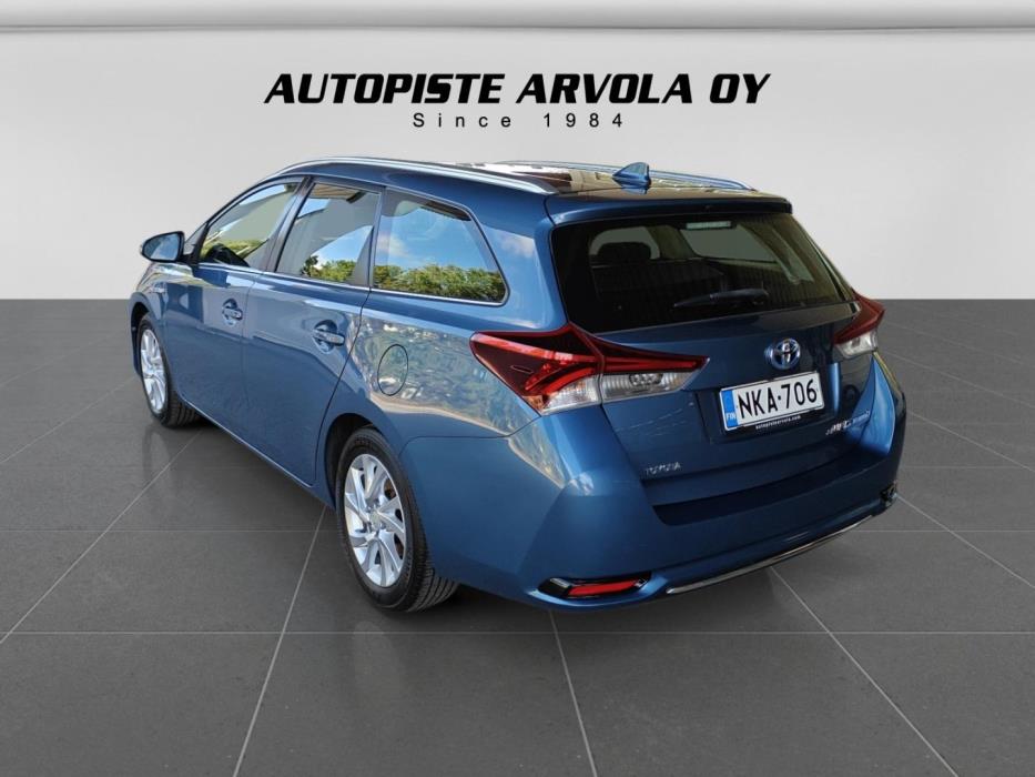 TOYOTA Auris 2016