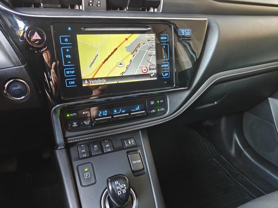TOYOTA Auris 2016
